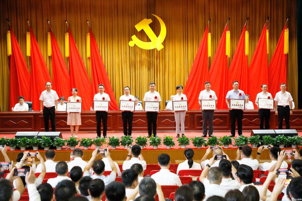 说明: //news.lt-91.com/__local/4/9D/E7/00EA820CABEB7E953FF562D3225_34F62317_202C3.jpg